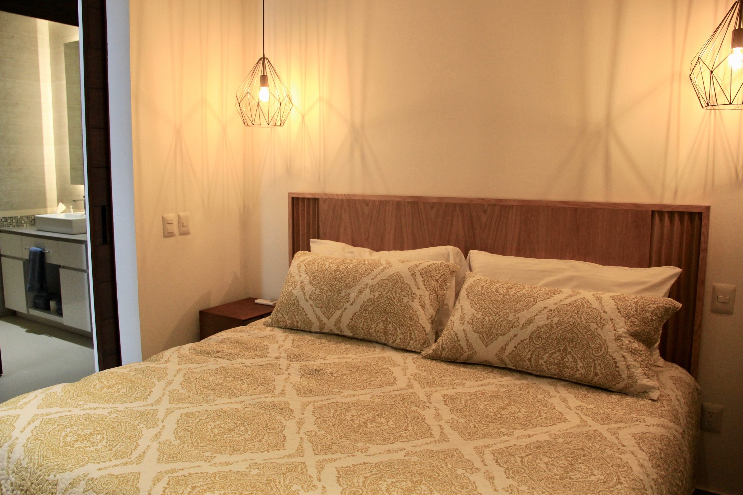 HallBedroom01